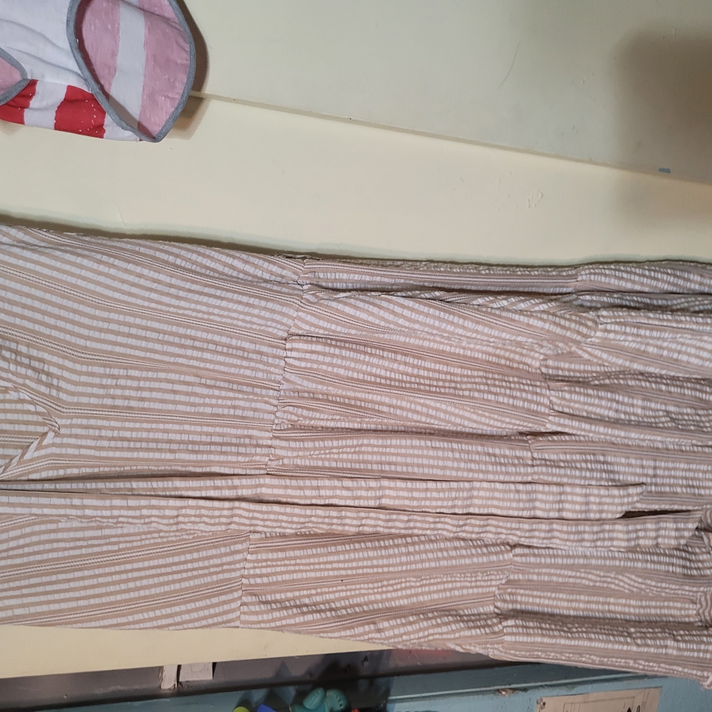 BloomChic Tan&White Maxi A-Line Dress